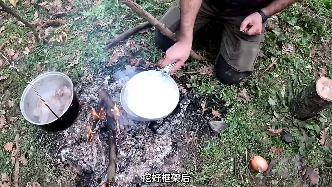 男人一天时间就搭建了带壁炉的荒野小屋，你想不想住进去