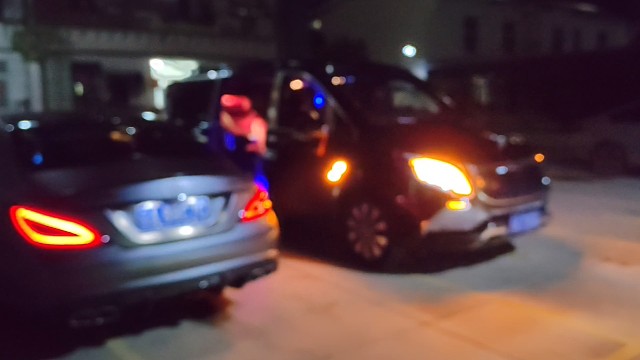 有钱能买穷开心