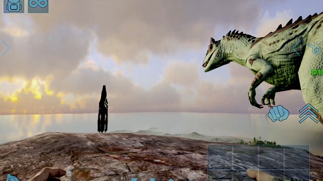 暮色漫过峡谷时，总能听见风化岩层里传来钝重的脚步声。那是它踏碎月光的声音——七米长的脊背像起伏的山岗