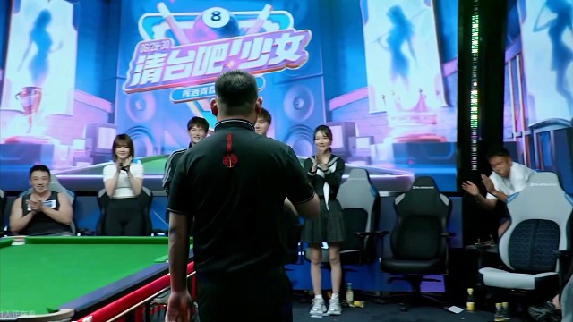 裤哥表演一秒变脸