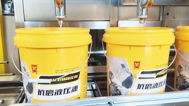 工程机械油，油压稳动力强！