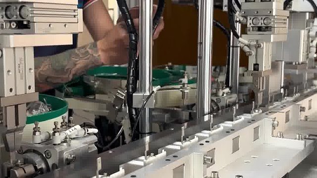 广东插片机定制找铧禧