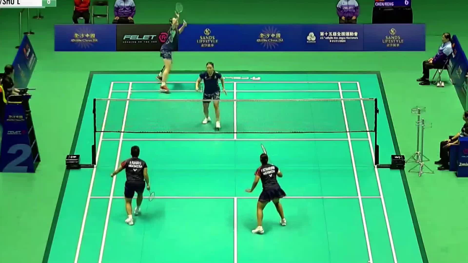2025中国澳门羽毛球公开赛，新人坑姝良连续杀球下网，接发出界，直接葬送翻盘机会，止步首轮