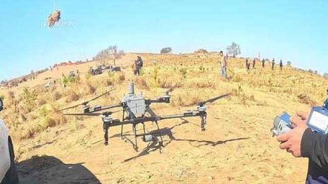 注意看,这不是在拍电影,而是新疆人在沙漠种地 #苹果汁 #百分百苹果汁 #果汁