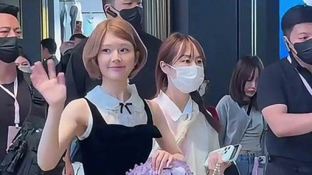 明明只被划走205万，为何赵露思却突然掀桌？回看她的来时路，才明白从2500到如今她有多心酸 
 #