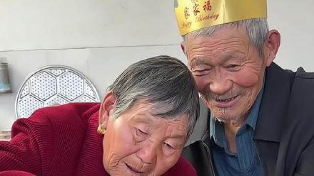 明明刚过完80大寿，为何河南网红凯凯爷爷会骤然离世？看到他上月更新的视频，原来一切早有预兆#河南网红