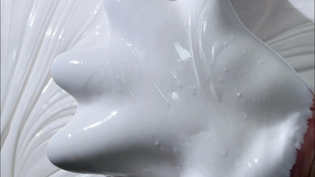 「糖果巧乐兹」半化不化的时候最好戳