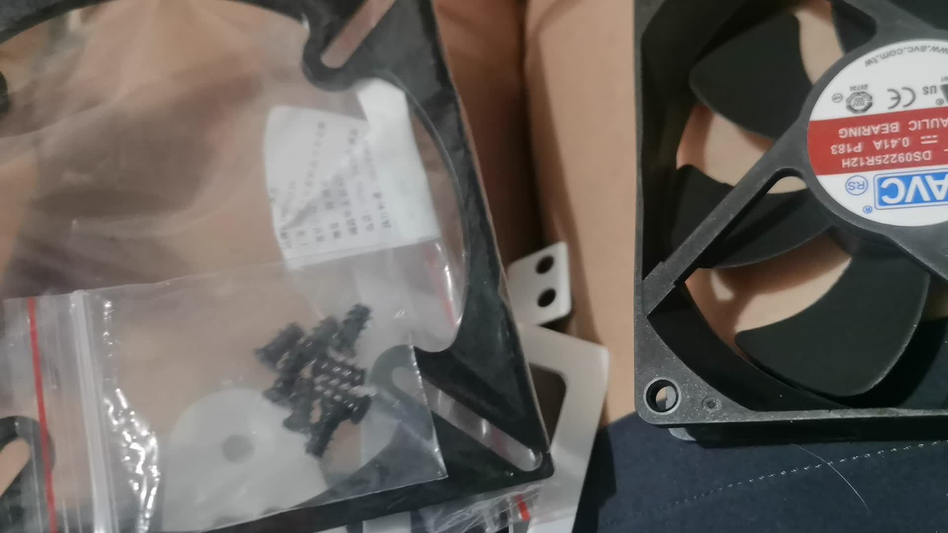 铁制12CM风扇支架组装