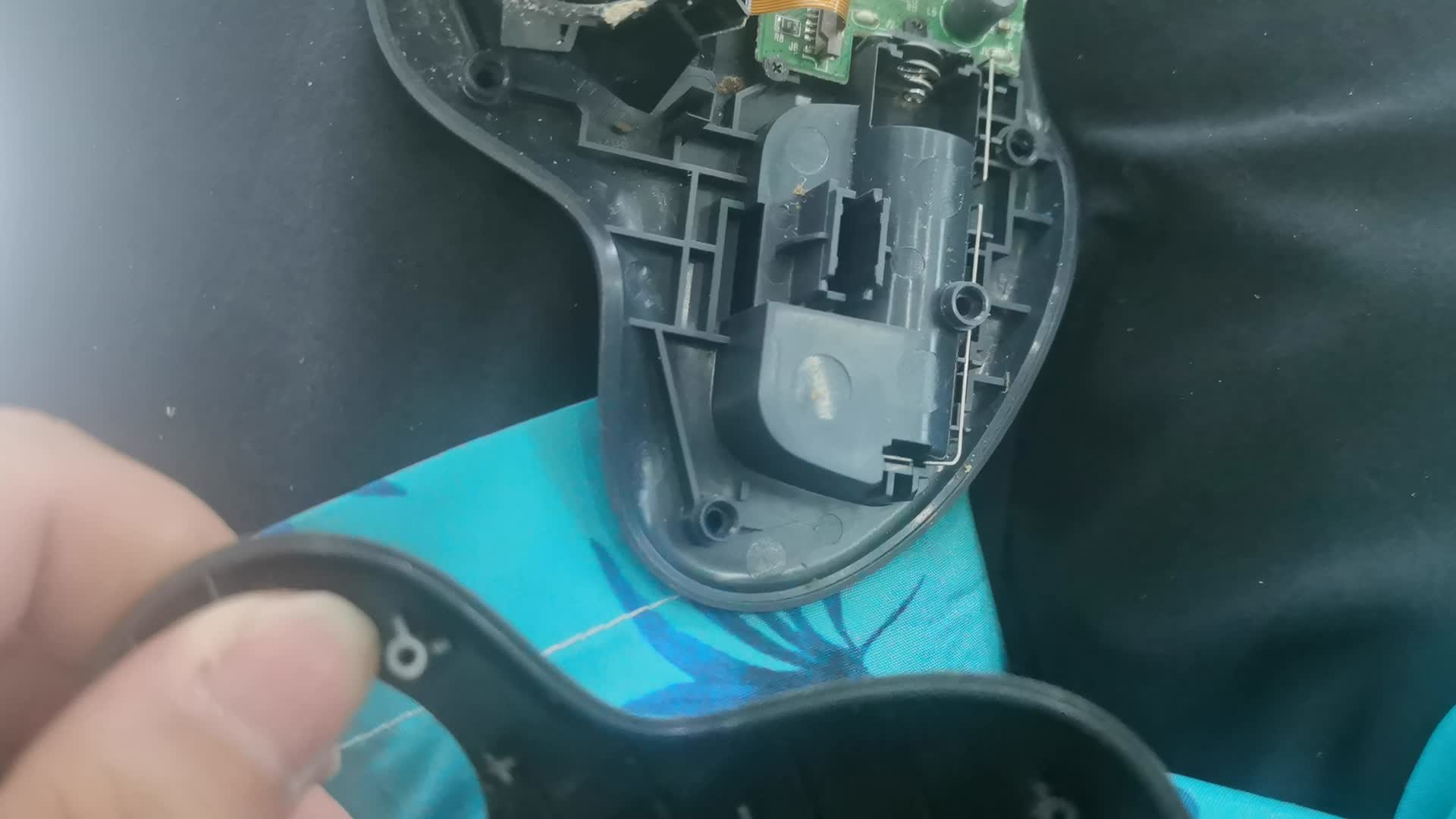 快速解决罗技鼠标连击问题(拆机wd40喷欧姆龙微动)