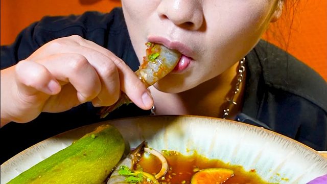 生腌虾尾来喽！生腌虾是我的舒适区啊，太美味啦