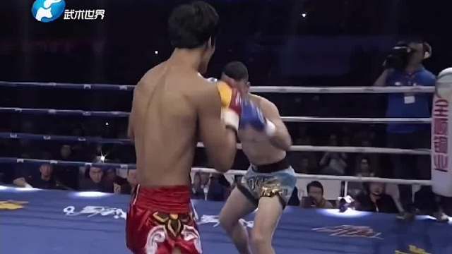 日本拳手苦练三年卷土重来找方便复仇，结果再次被方便狂揍残暴KO