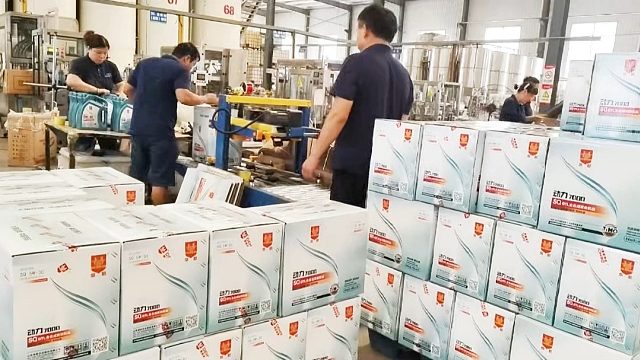 汽油机油高新能润滑油，清除积碳油泥！