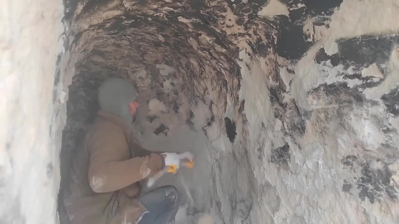 一把火就烧出一个庇护所，男人的这个操作也太简单了