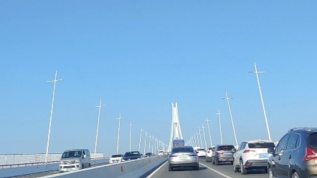 高速不懂开车原则，小心几本驾照都不够扣#每天一个用车小知识#高速翻车