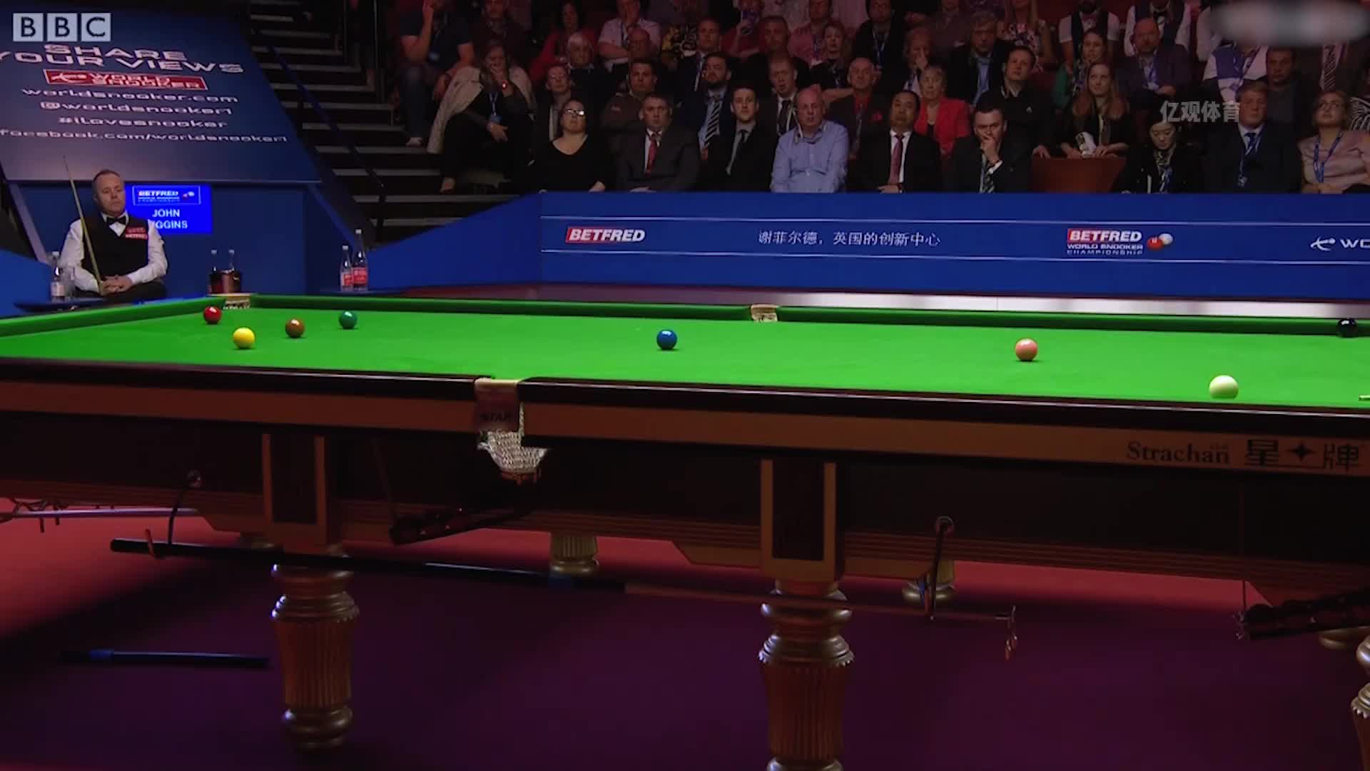 塞大师玩贴球被判罚，解自己的斯诺克还漏球，巫师趁机逆转笑嘻嘻(3)