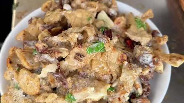 两个人在山东大集花五十元钱点三个菜