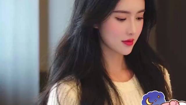 不做谁的附属，只当自己的主角，日子是自己的，与其等着被照顾，不如学着自己扛。