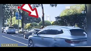如果別人占了你車位，提醒他一下就好了??！勸你千萬不要買清潔球塞別人排氣筒！這樣人家的車會加不上油 還