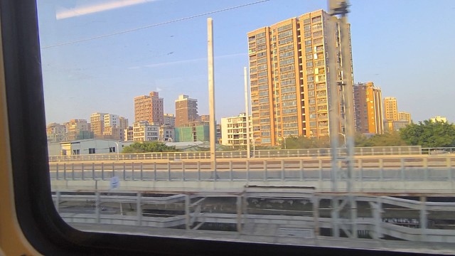 时间好快 曾经那个不会买票 不会看导航 不敢一个人坐车 经常会迷路 分不清东南西北的小孩现在也能淡定