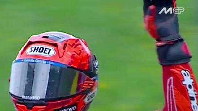 有些时候勤奋或许可以打败天赋，但当天赋型车手加上100%的努力，他将无懈可击！恭喜马王拿下6连胜！评