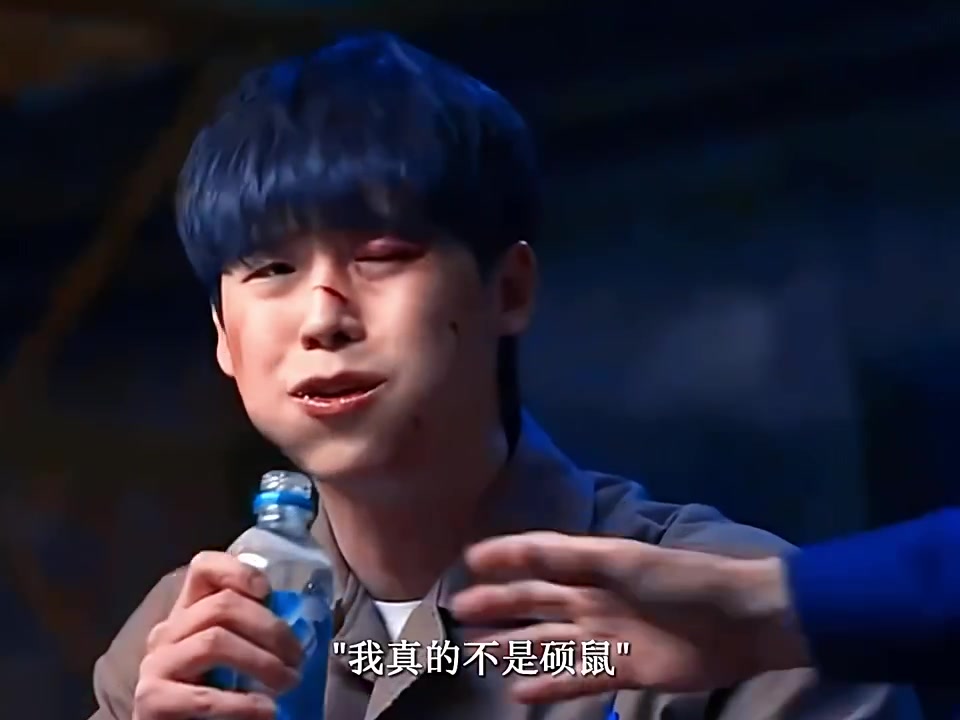 莫名其妙被人陷害出了车祸 又被带进监狱遭人欺负 看到自己lp受了委屈 再也忍不了 后面的反击看得好爽！！！