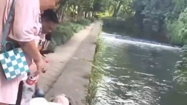 「童锦程x西瓜妹妹」“世界都抛弃你的时候，只有西瓜妹妹对你不离不弃。