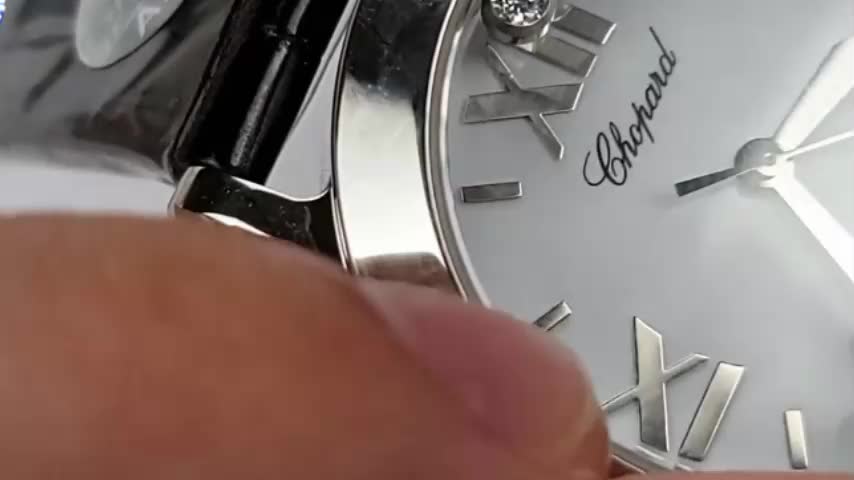 一分钟了解萧邦快乐钻高仿表哪里买最好