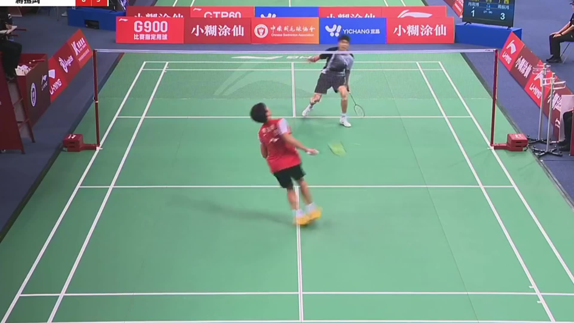 第十五届全运会羽毛球团体赛，肖高博稳定的网前处理，以21-15再下一城