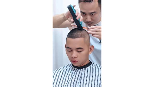 每一位顾客我都认认真真把头发剪好。常年招生。地址揭阳桥南柏顿公寓四楼