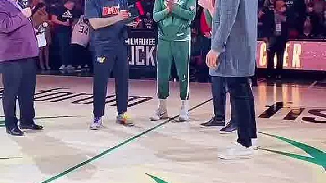 鞋王终于可以安心入睡了，梦想中的总冠军戒指到手了