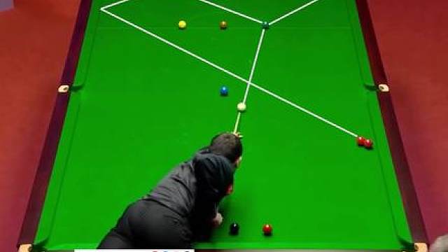 奥沙利文最牛的K球！开完球就要开始表演，对手不坐下被打到坐下