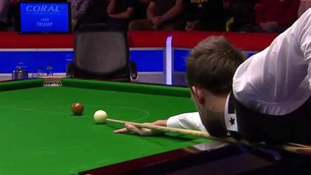 离谱离谱！特鲁姆普超分后还是没憋住，白球一直在漂，球迷的最爱