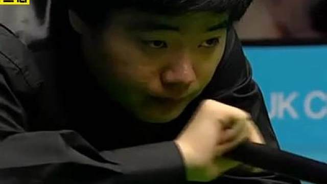 蘑菇头真厉害！丁俊晖打球帅到没边，控球抽丝剥茧，对手竟然笑了