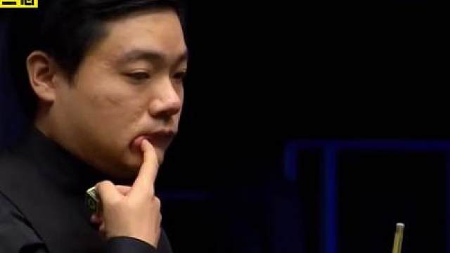 历史最佳翻盘！丁俊晖上演极限走位，蓝球逆天翻袋，多一分绝杀！
