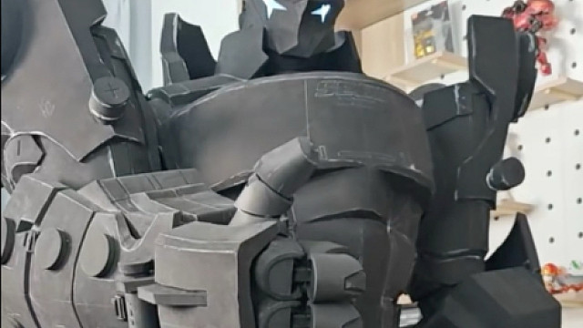 耗时两个月制作3米高解限机飞景特装