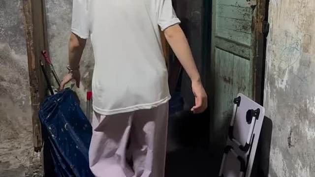 06年女生花80租的房子，今天过来算水电费