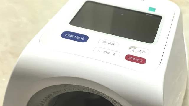 哪个品牌的血压计质量好又准确？欧姆龙和鱼跃血压计哪个好？