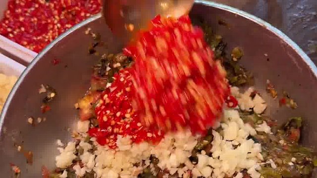 重庆深巷里的烧椒鲫鱼！鲜嫩入味好好吃