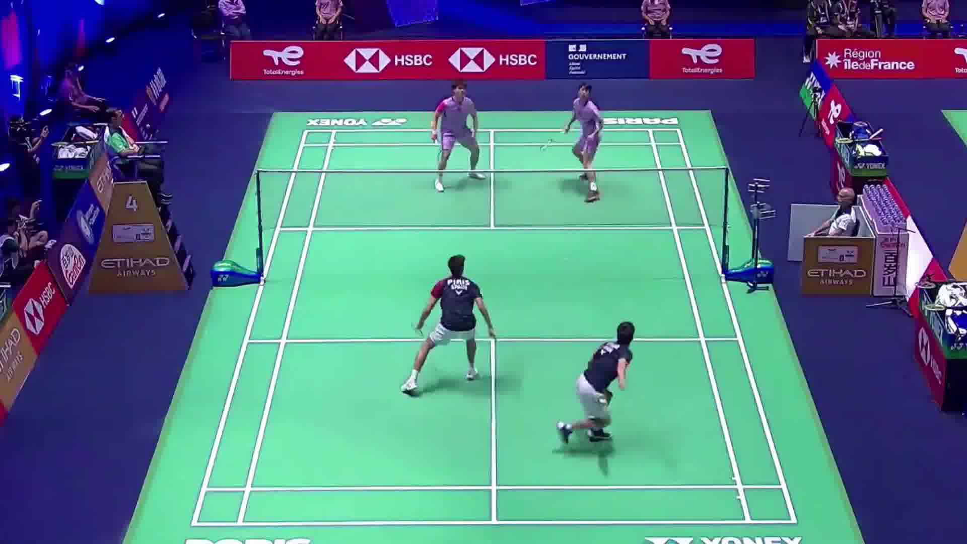 2025世界羽毛球锦标赛，“梁王”的强力扣杀和网前封网，最终以21-16先下一城