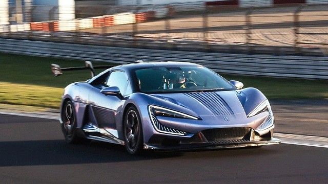 极速472.41km/h，不是仰望U9赛道版的极限，而是场地的极限。