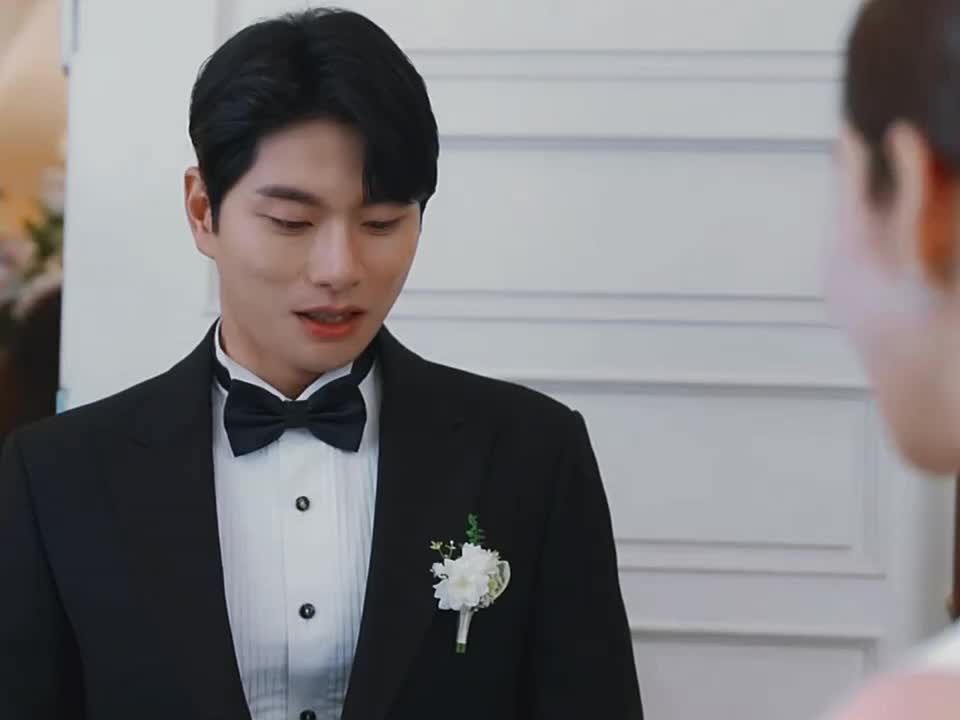 女主想拥有点幸福真的太难了 不仅癌症没有落在心机女身上 就连男主的未婚妻也找来了