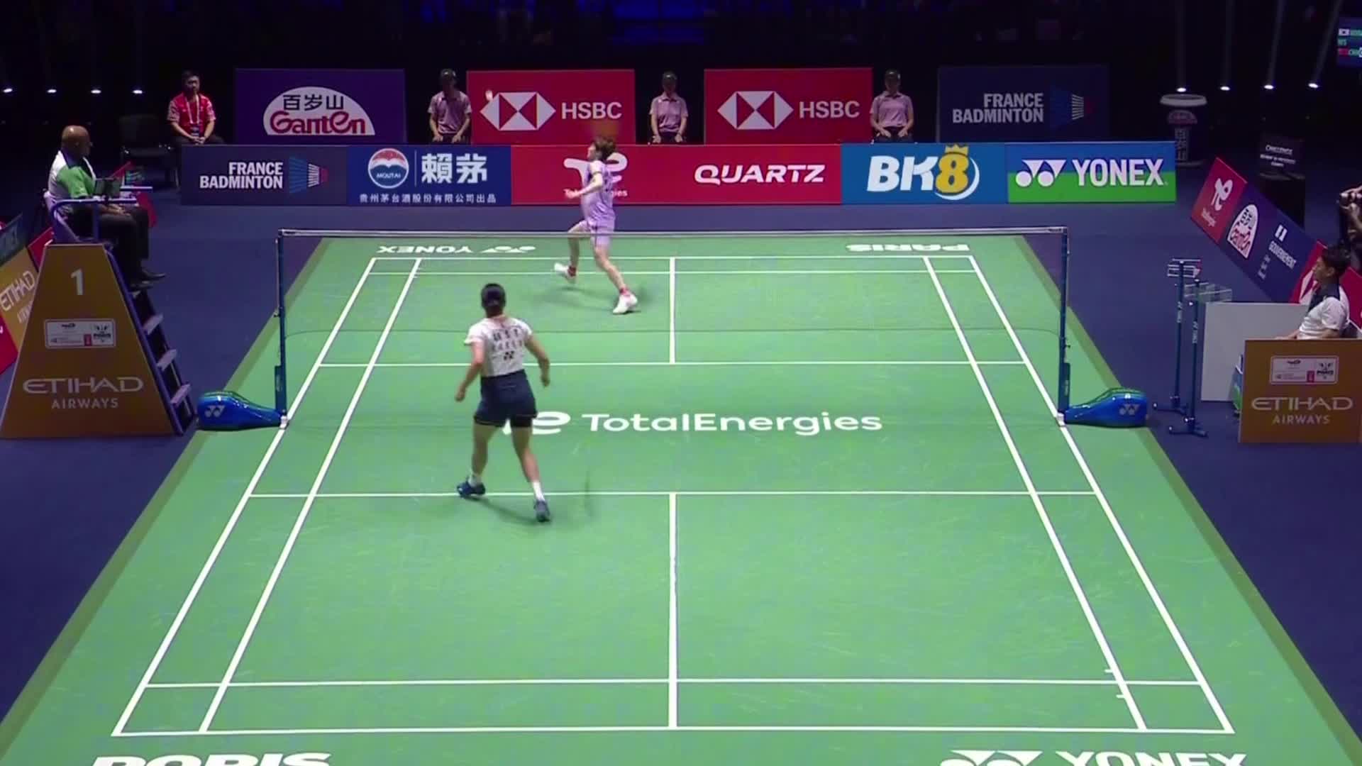 2025世界羽毛球锦标赛，陈雨菲精准的斜线杀球连续得分，以21-15先下一城