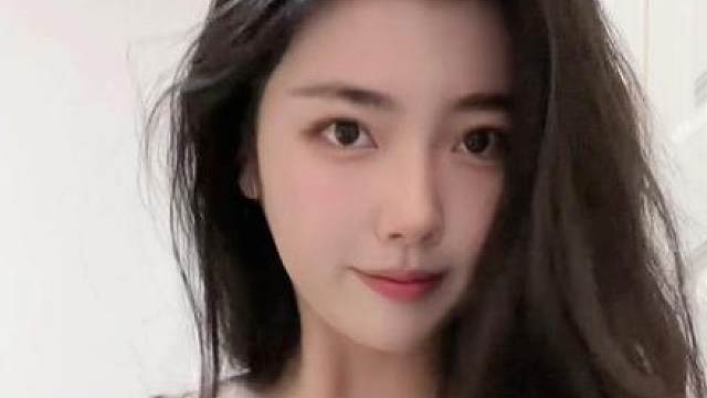 #微胖女生 #圆脸 #你要怎么抵抗我 #扭一扭 #peng一下击中你