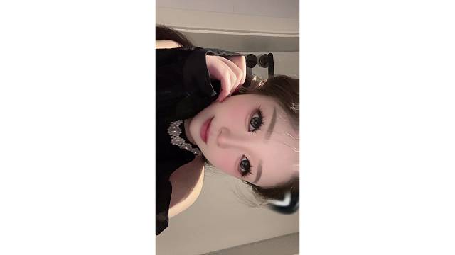 就这样萌萌的看着你