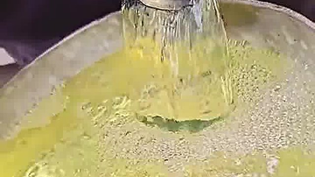 汽油怎么是黄的