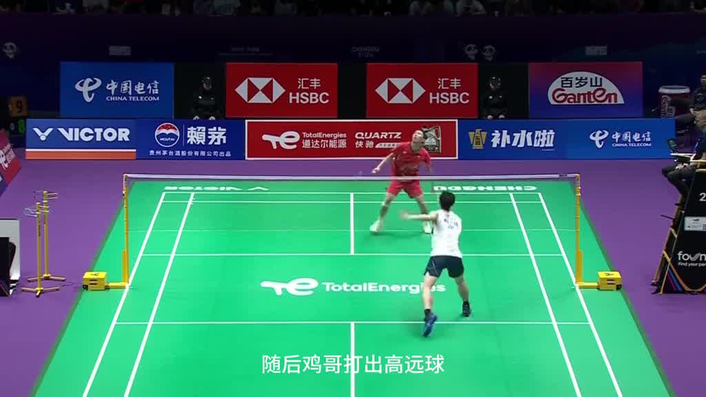 李梓嘉打得李卓耀贴地飞行险些撞头