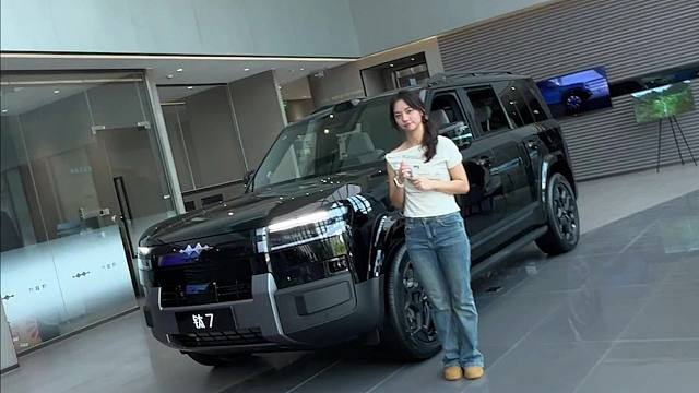 美女沉浸式看车之方程豹钛7