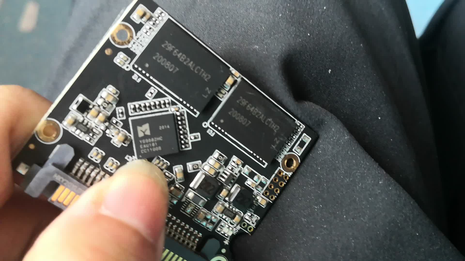 华鑫云固态拆机(ys9082 三颗粒黑片)