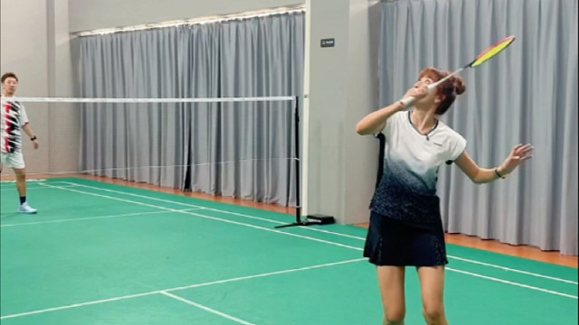 反手过渡 稳定训练#嘉嘉羽毛球 #羽毛球