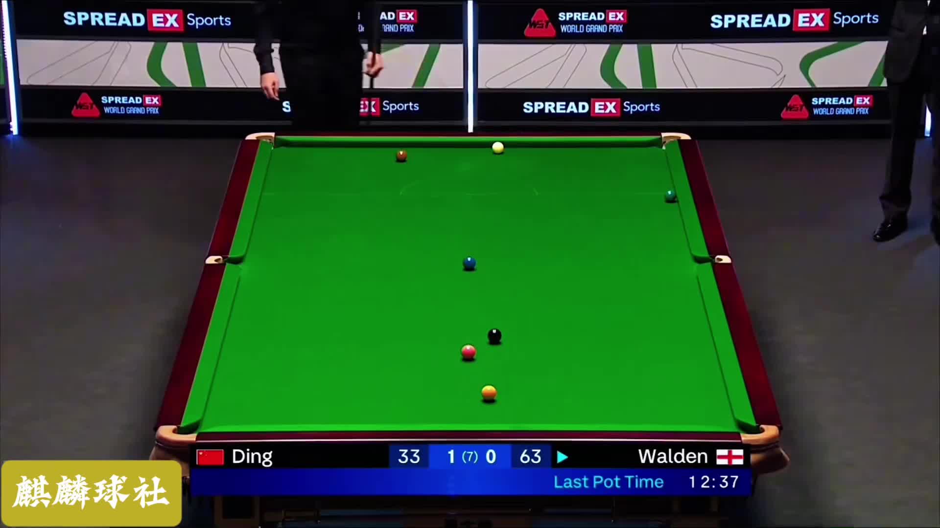 丁俊晖近几年最强一战，对手解球解到奔溃(2)